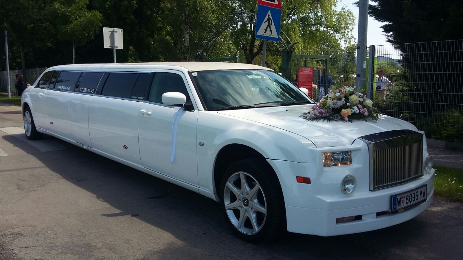 Phantom Stretchlimousine mieten Wien mit Stil durch Wien